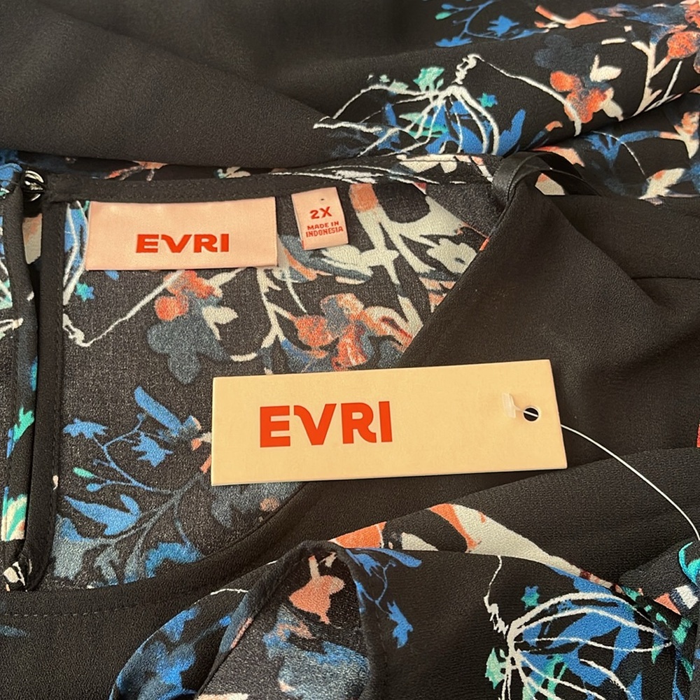 EVRI Floral Print Black Dress (2X) - Picture 3 of 6